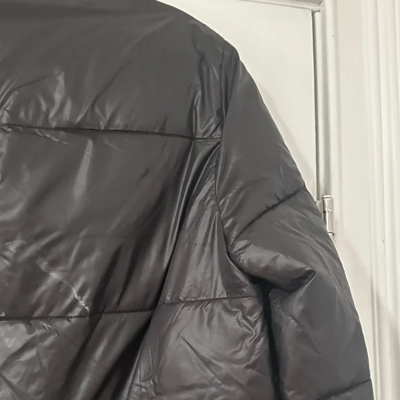 UGG Women's Black Puffer Jacket - Picture 11 of 13